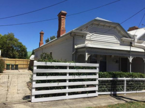 Renovated Ballarat classic with new heating!